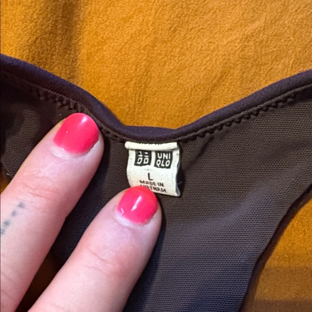 Uniqlo tank sports bra - Picture 2 of 5